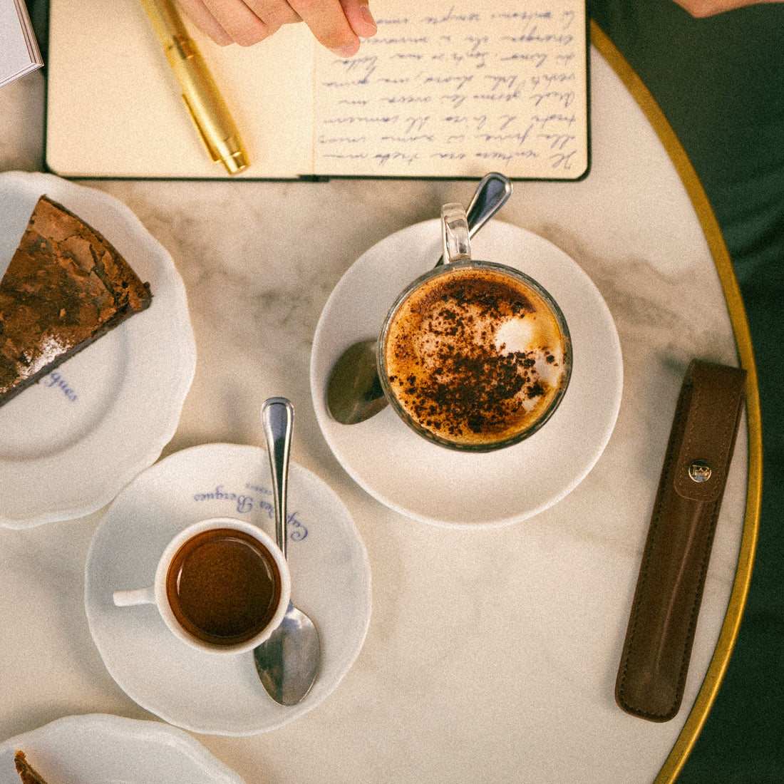 Éternelle Black Leather Case